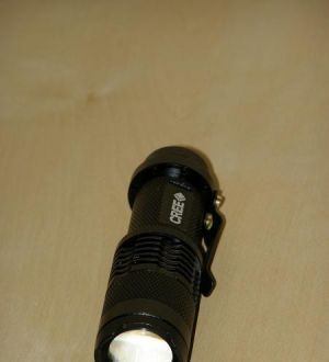 Led Cree q5 baterka 400lm so zoomom